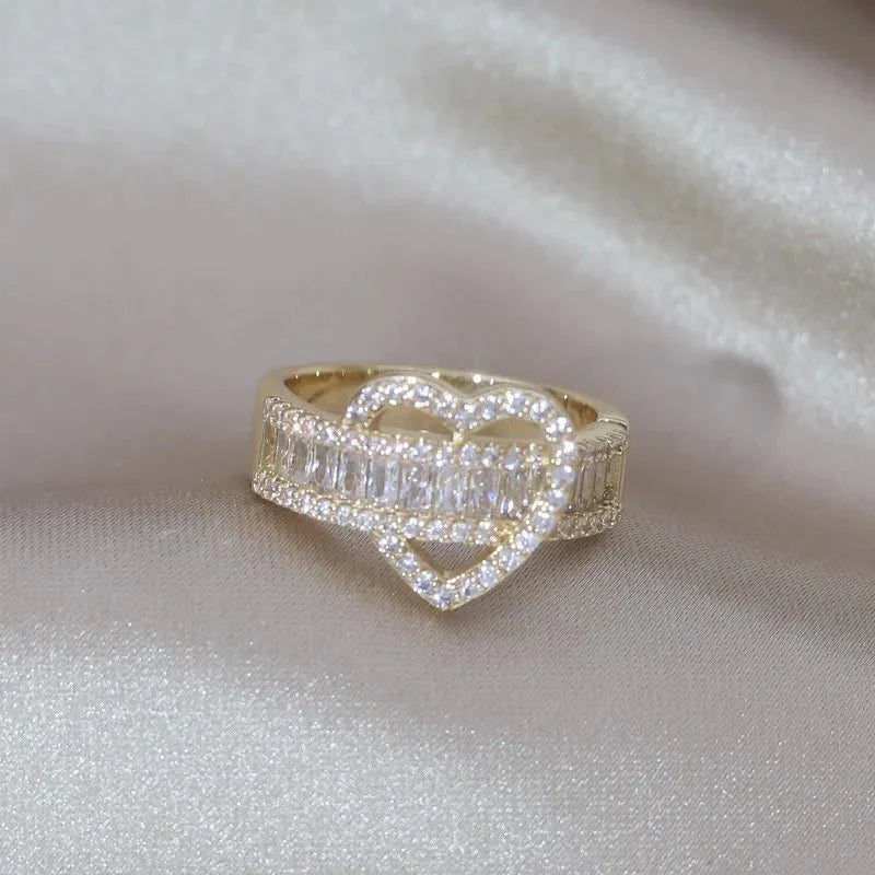 14k Lovers Loop Sparkling Heart Ring — product detail