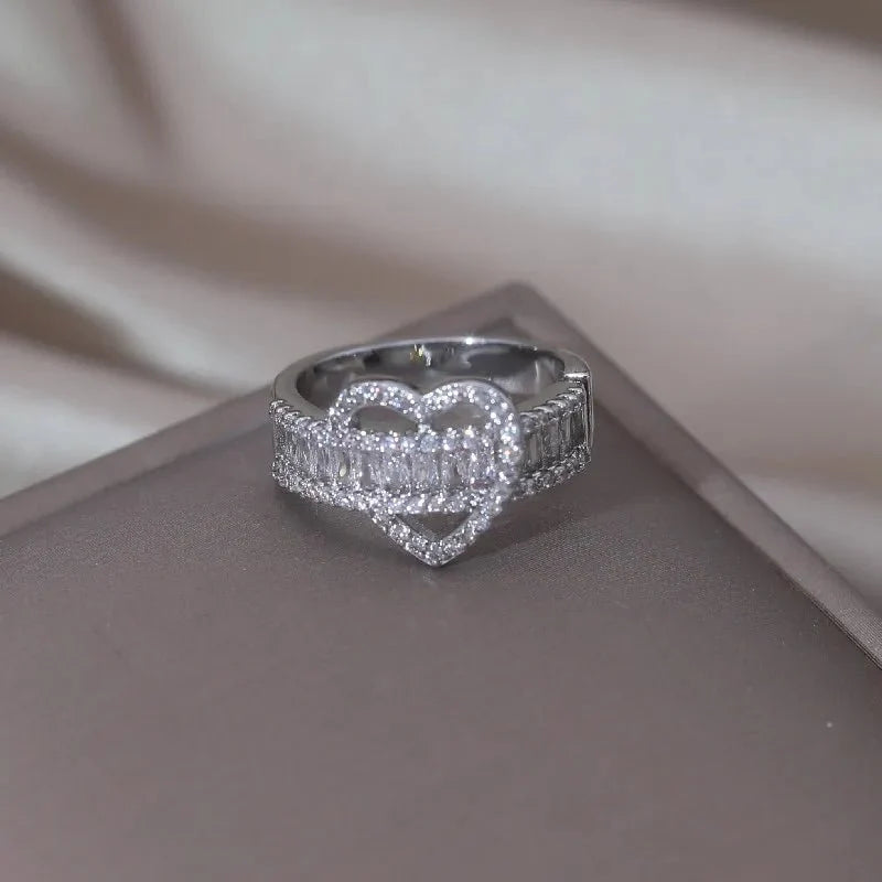 14k Lovers Loop Sparkling Heart Ring — product detail