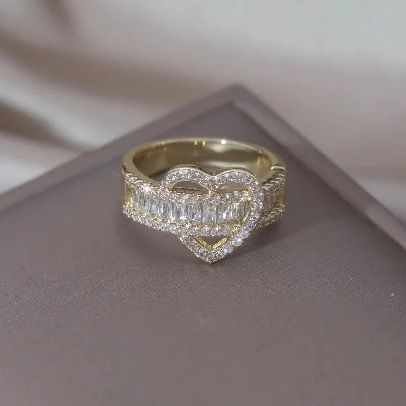 14k Lovers Loop Sparkling Heart Ring — product detail