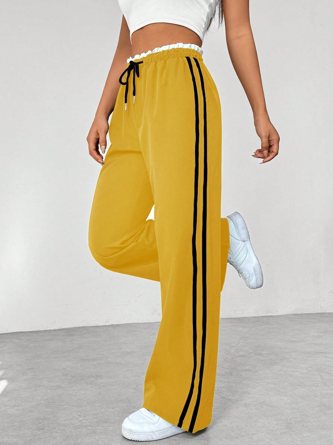Sportive Wide-Leg Women’s Pants