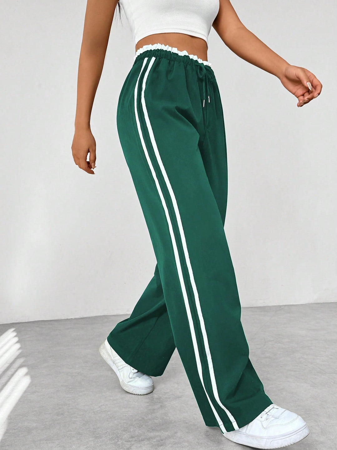 Sportive Wide-Leg Women’s Pants
