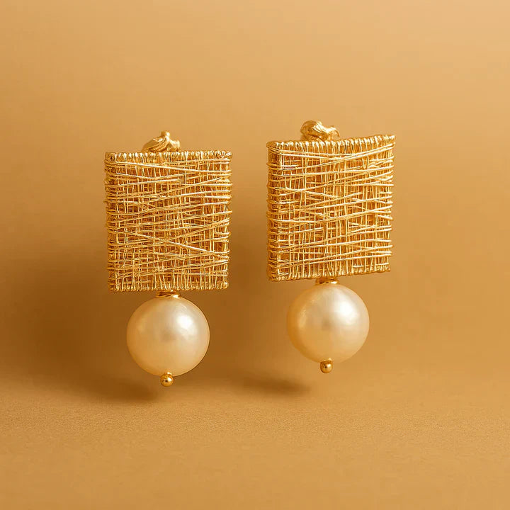 Elegant Golden Thread Pearl Earrings