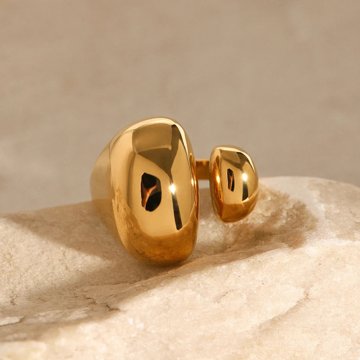 Chunky Rounded Open Square Ring — product detail