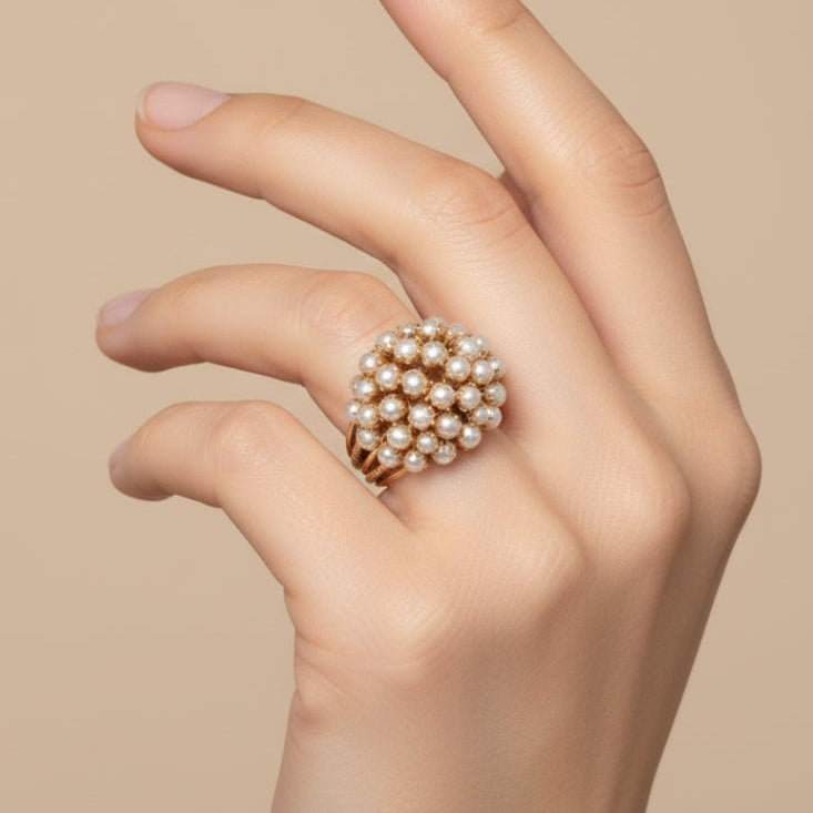 Elegant Inlaid Pearl Gold Ring