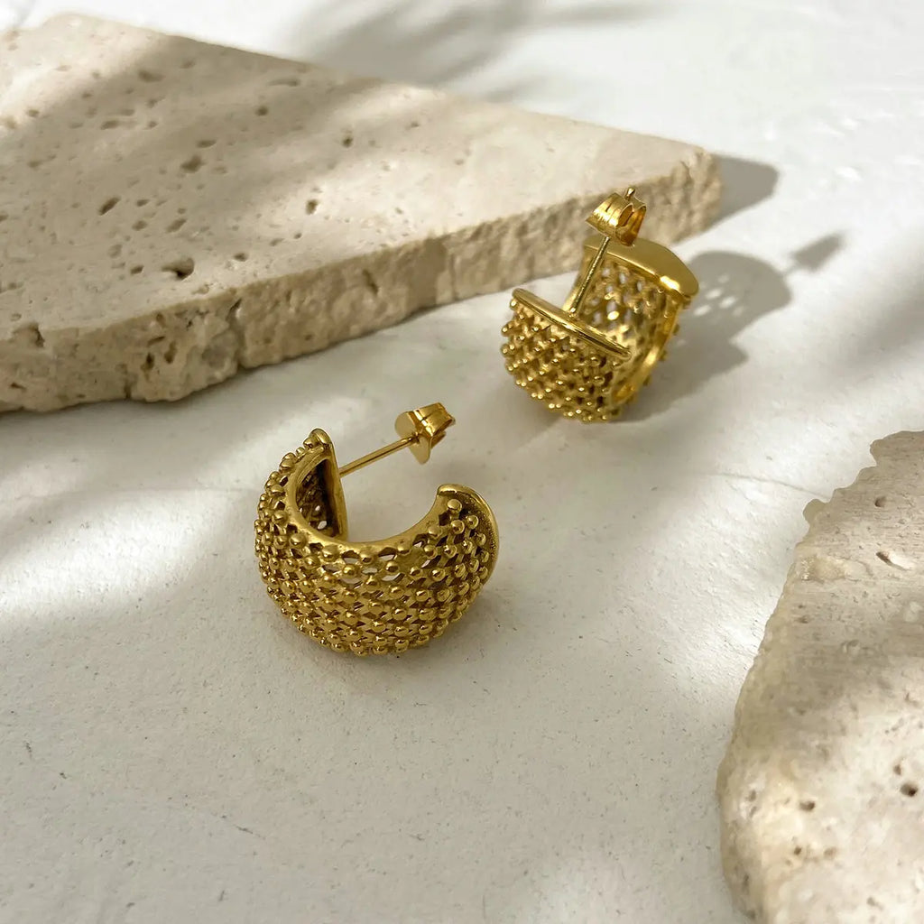 18k Mesh C Hoop Earrings — product detail