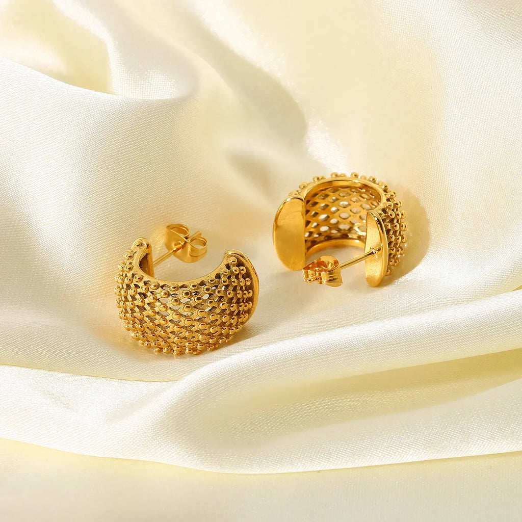 18k Mesh C Hoop Earrings — product detail