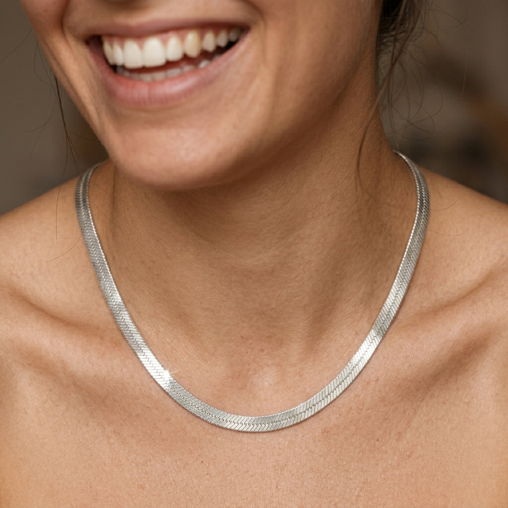 Evelise Classics Herringbone Necklace — product detail