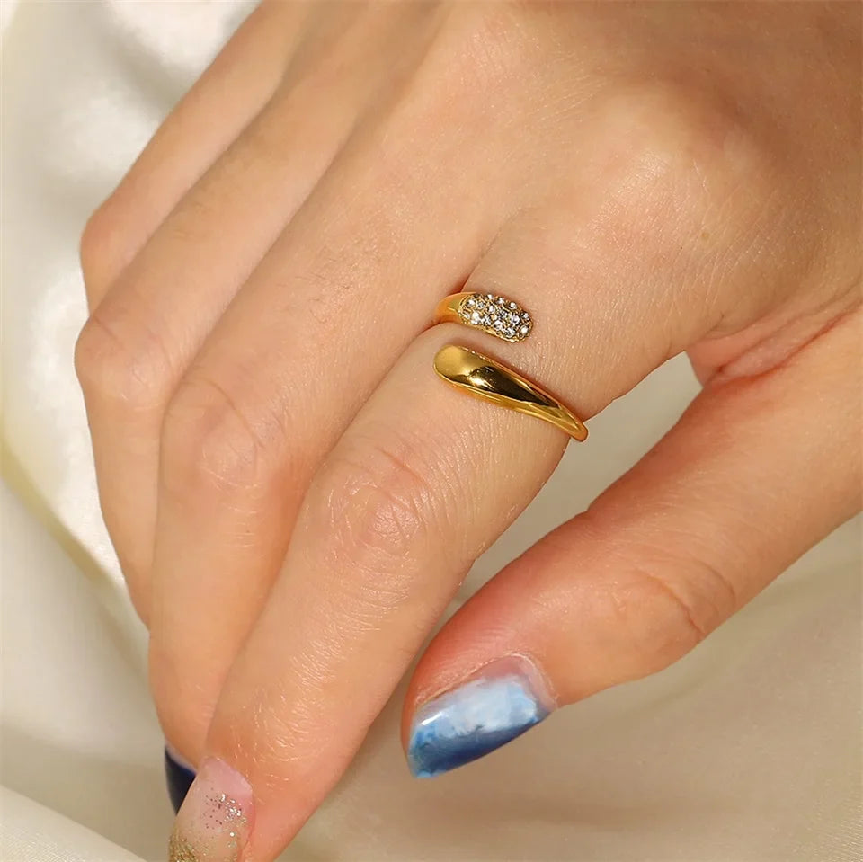 18k Dainty Sparkling Tip Wrap Around Ring — product detail