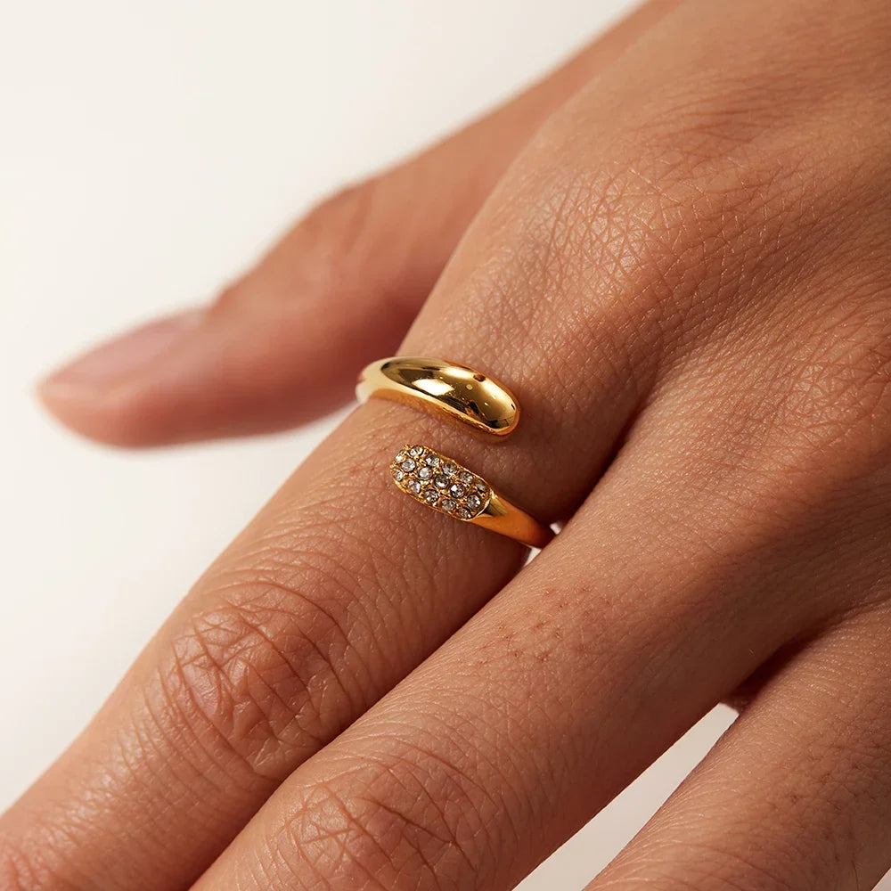 18k Dainty Sparkling Tip Wrap Around Ring — product detail