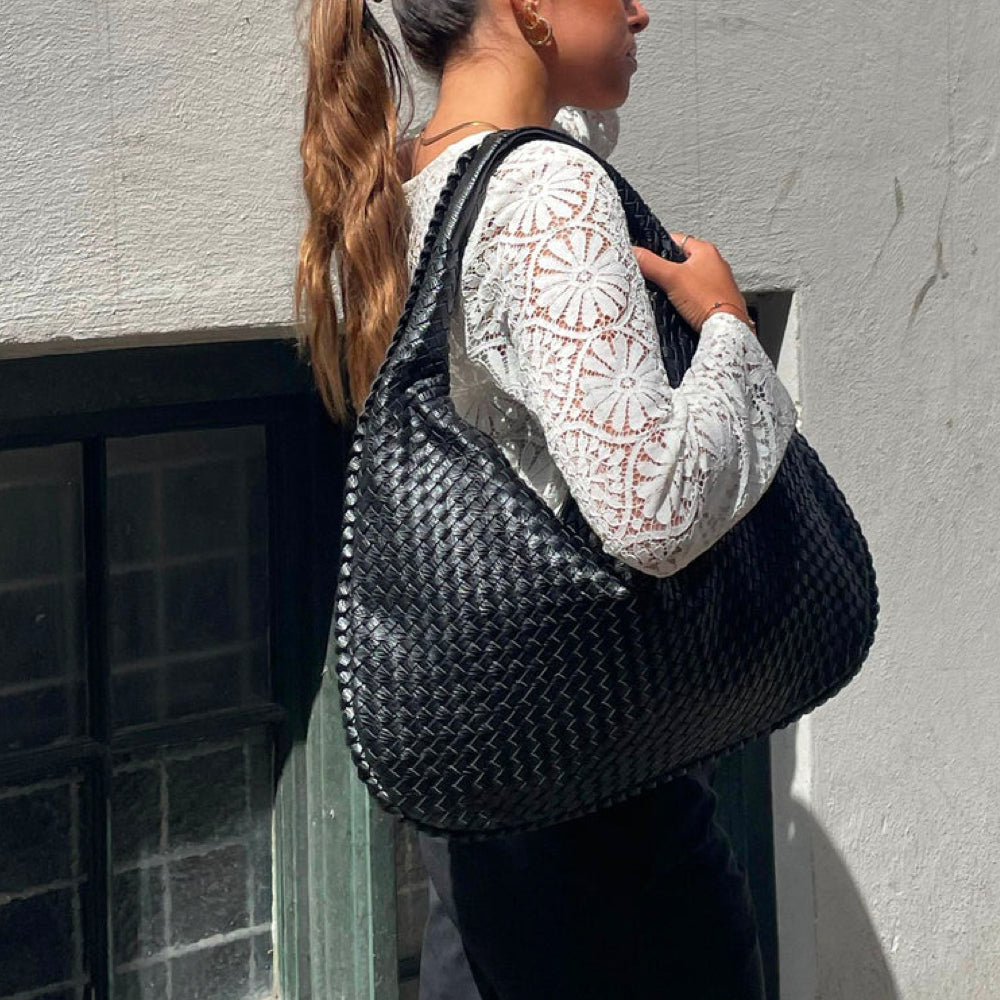 TRIANNA – WOVEN SHOULDER BAG