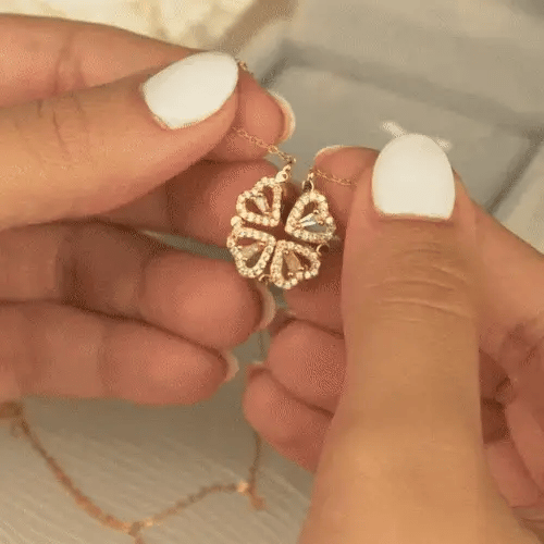 18k Dainty Eternal Clover Necklace — product detail