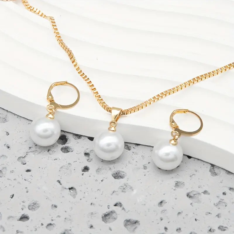 Elegant Graceful Pearl Necklace Set
