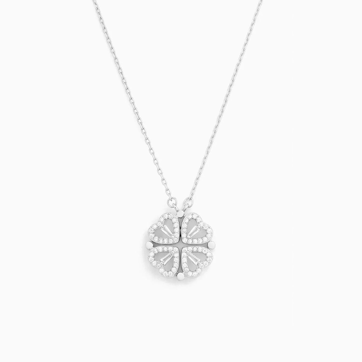 18k Dainty Eternal Clover Necklace — product detail