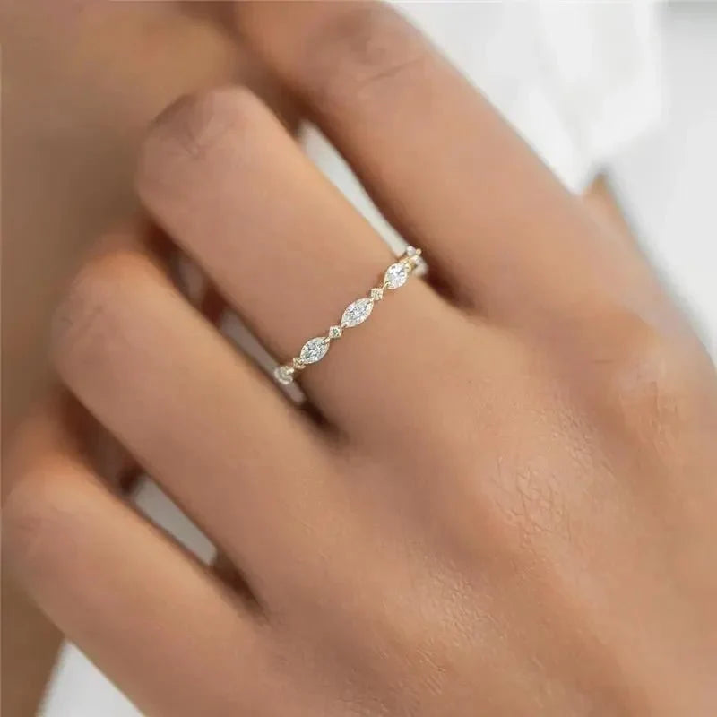 S925 Thin Dainty Oval Diamond Ring — product detail