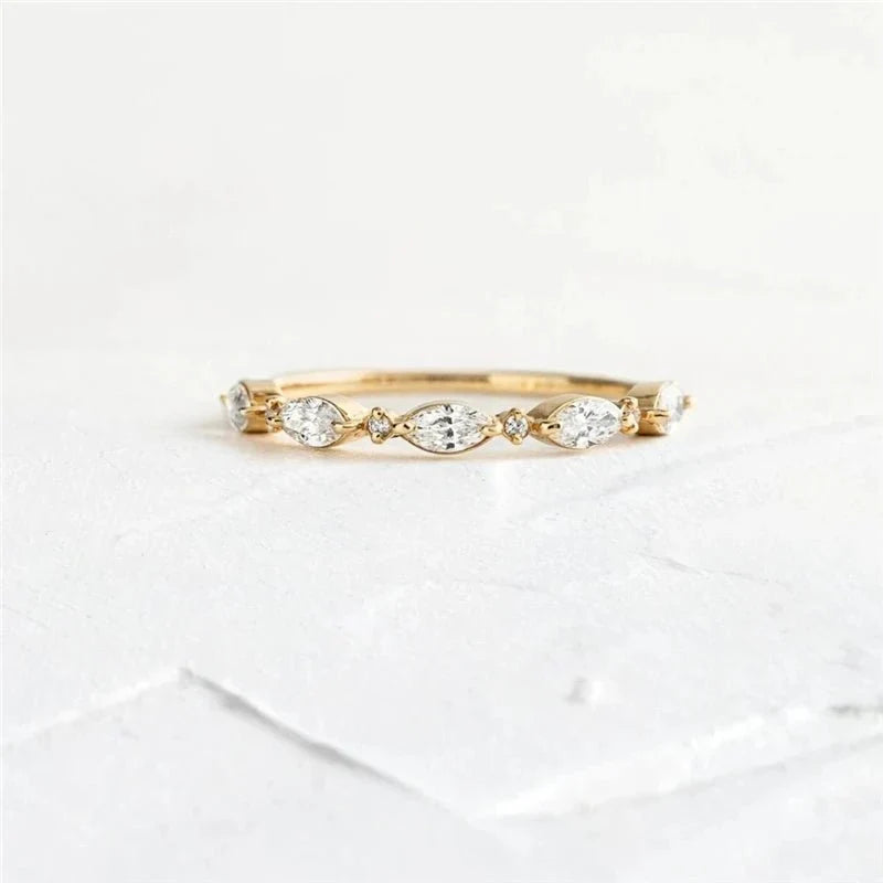 S925 Thin Dainty Oval Diamond Ring — product detail