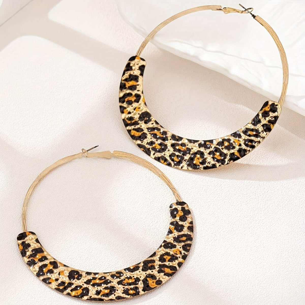 Vintage Leopard Print Accent Hoop Earrings — product detail